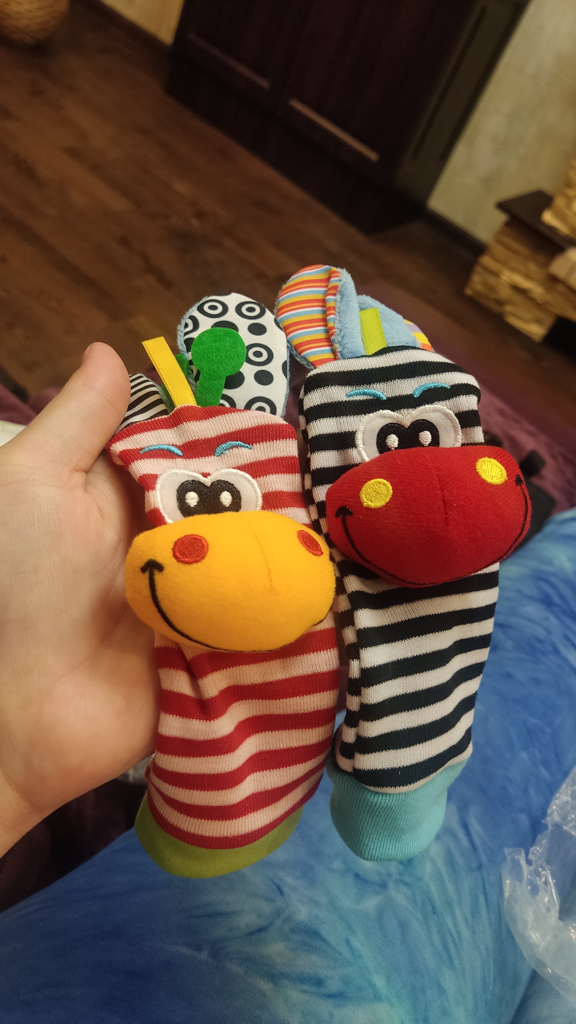 Cute Baby Rattles Soft Plush Toys Foot Wrist Rattle Set photo review