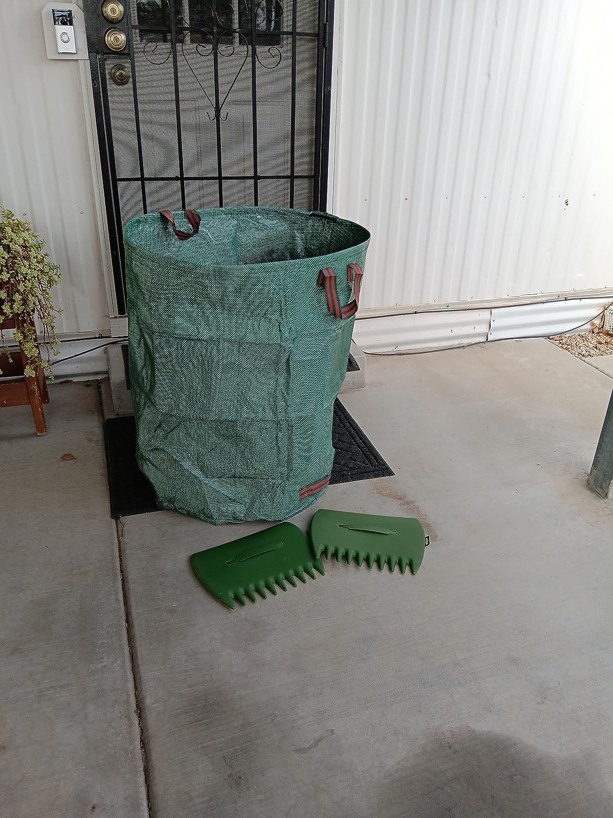 Convenient Garden Leaf Cleaning Tool photo review