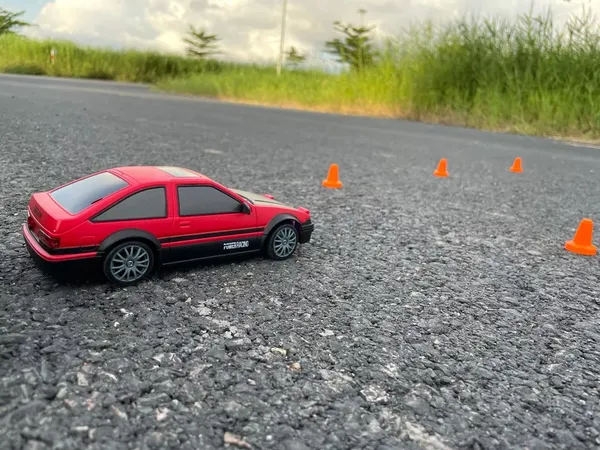 2.4G High Speed 4WD RC Drift Car With GTR Model For Kids photo review