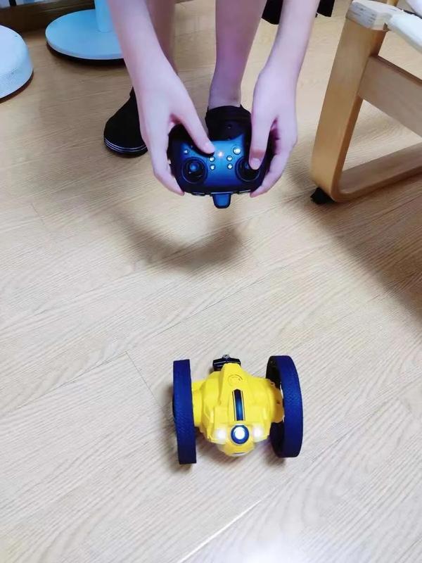 2.4GHz RC Stunt Bounce Car with WiFi Camera For Kids photo review