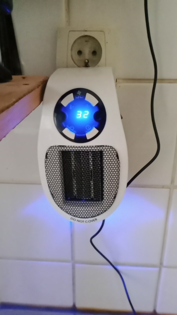Portable Electric Fan Heater with Adjustable Thermostat photo review