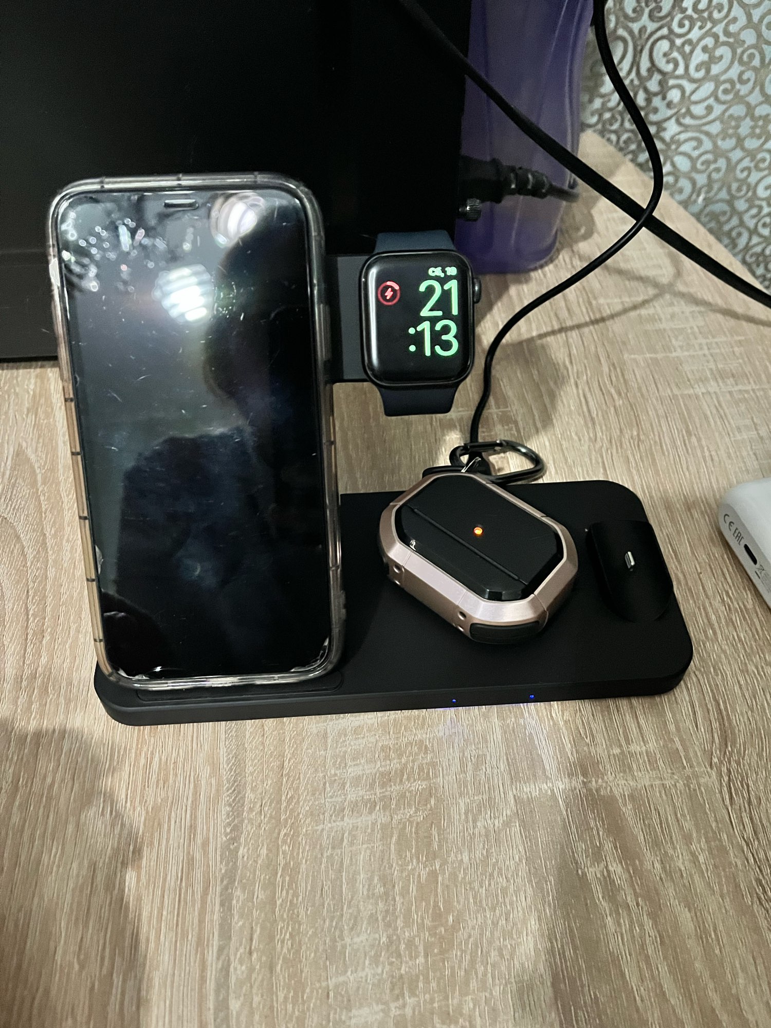 3-in-1 Wireless Charger Stand Dock Station Qi for iPhone photo review