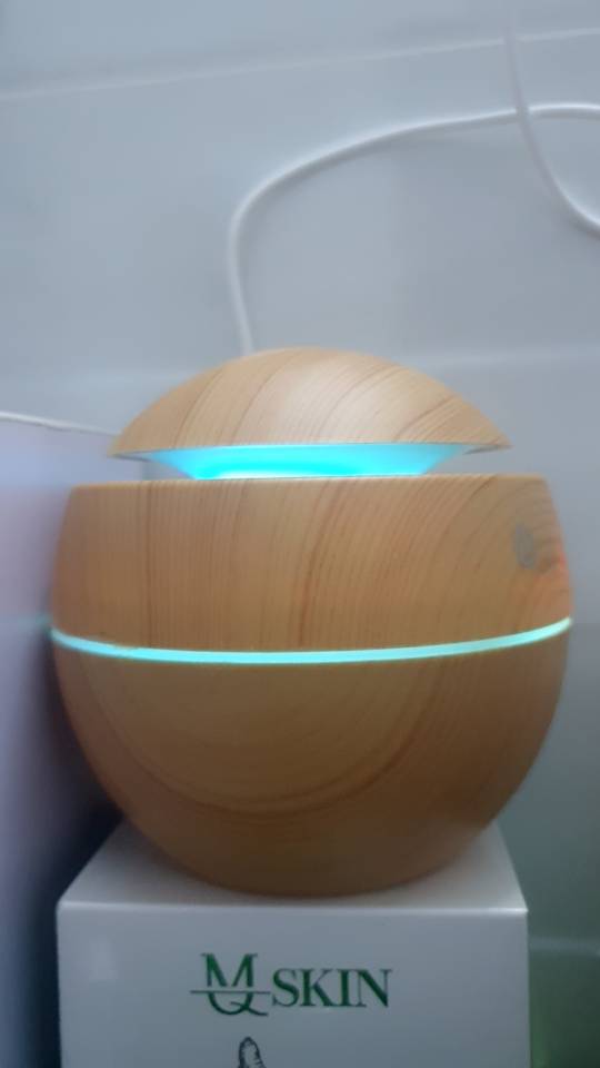 300ml Essential Oil Aroma Diffuser with Dark and Light Wood Grain photo review
