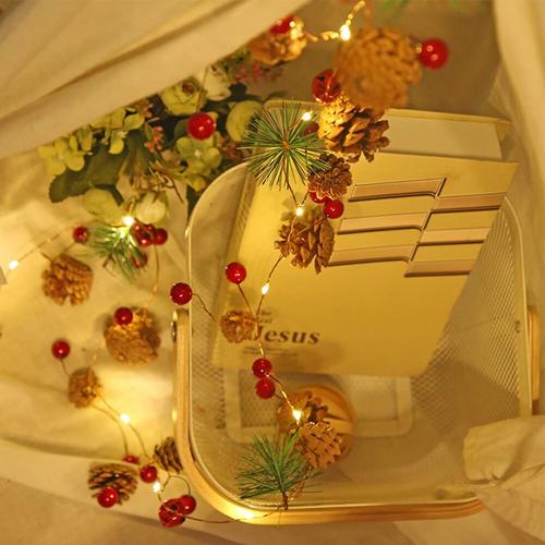 LED Christmas Garland With Lights