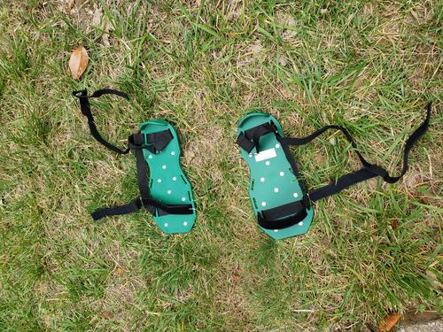 Lawn Aerator Shoes With 2 Adjustable Straps photo review