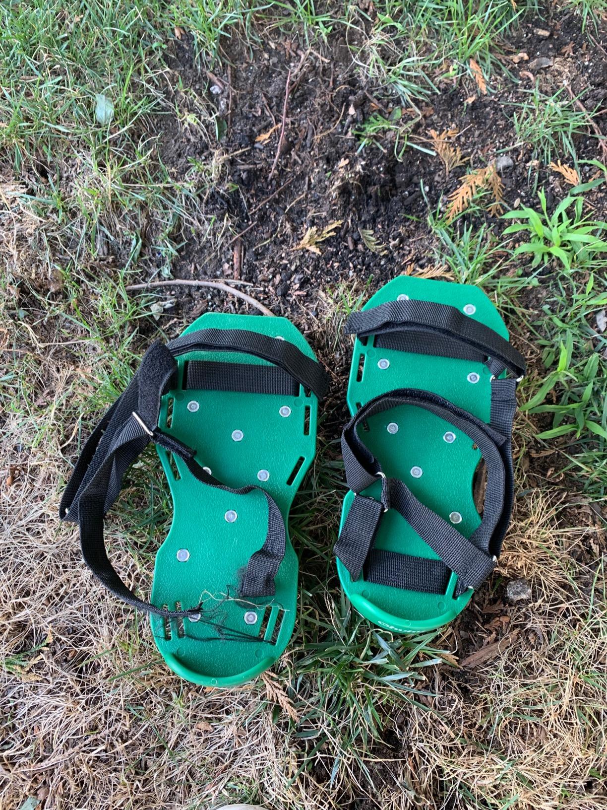 Lawn Aerator Shoes With 2 Adjustable Straps photo review