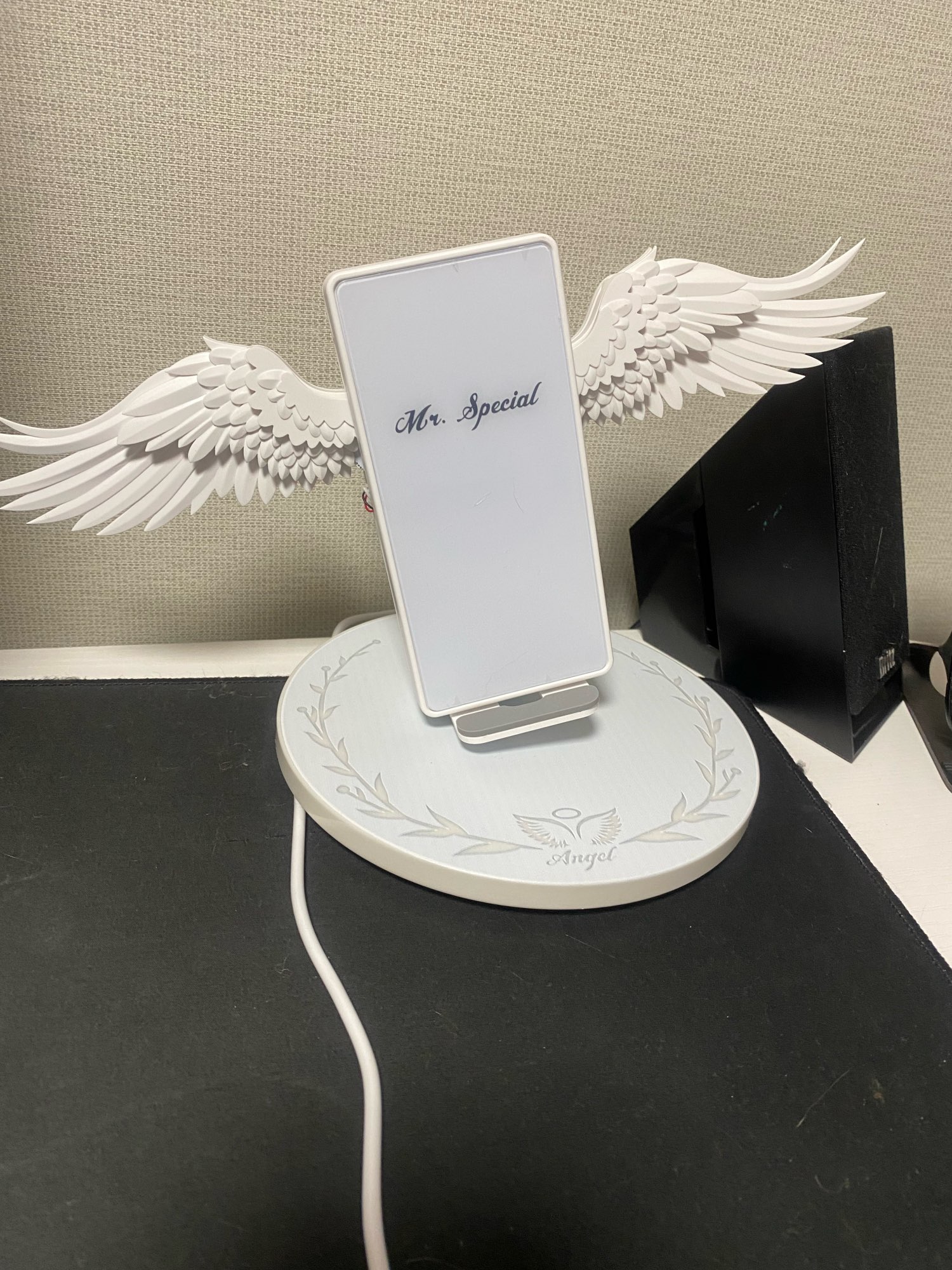 Angel Wing Wireless Charger photo review