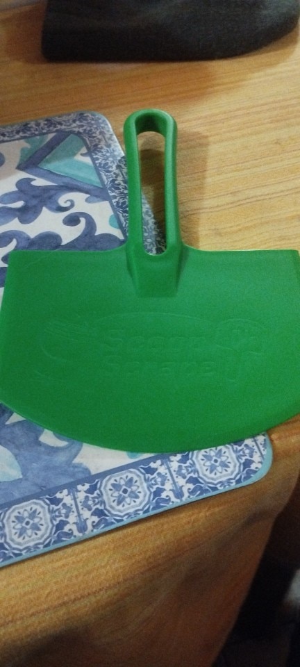 Arc-Shaped Spatula for Patching and Painting photo review