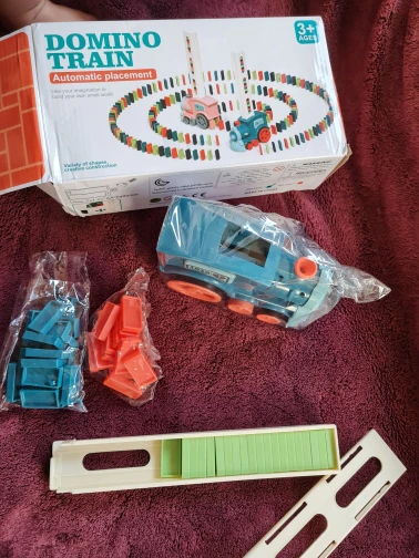 Automatic Domino Train Toy to Launch Set photo review