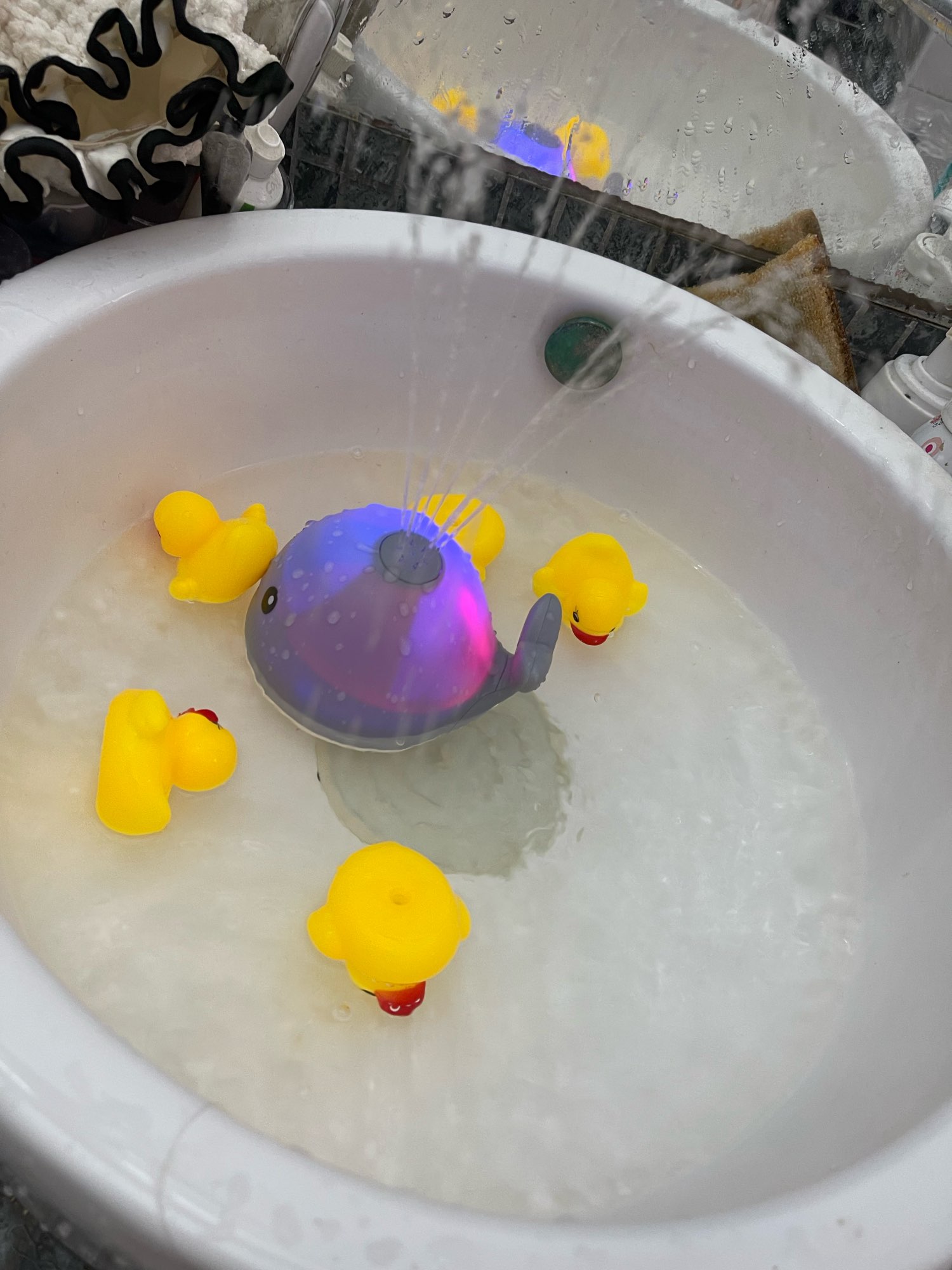 Baby Light Up Bath Toys Whale Automatic Sprinkler photo review