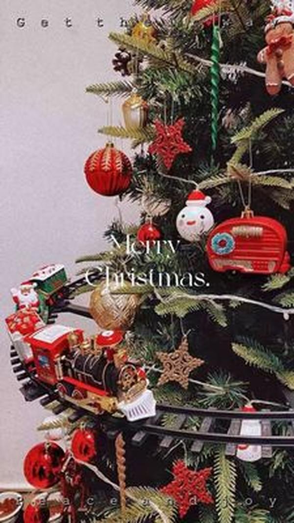 Battery-Powered Sound And Light Christmas Railway Train Set for Kids photo review