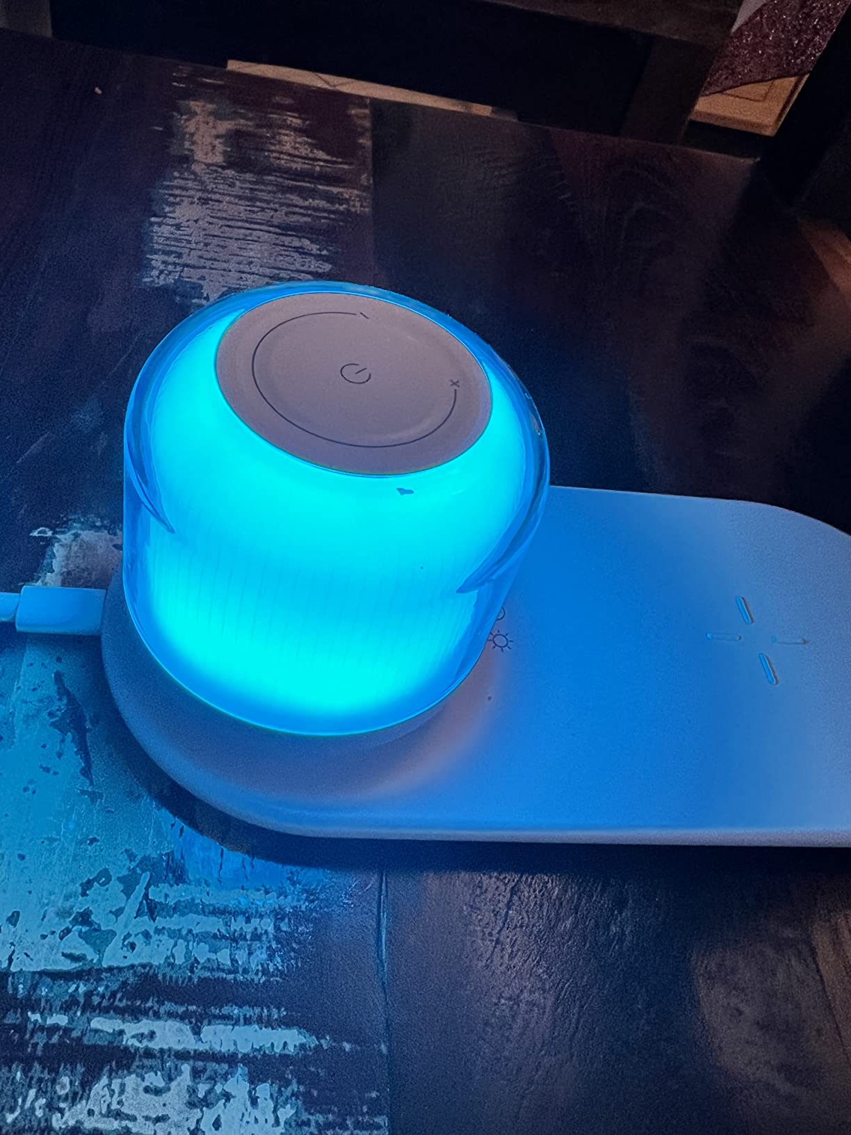 Bedroom Wireless Charging LED Night Light, Touch Dimming Table Lamp photo review