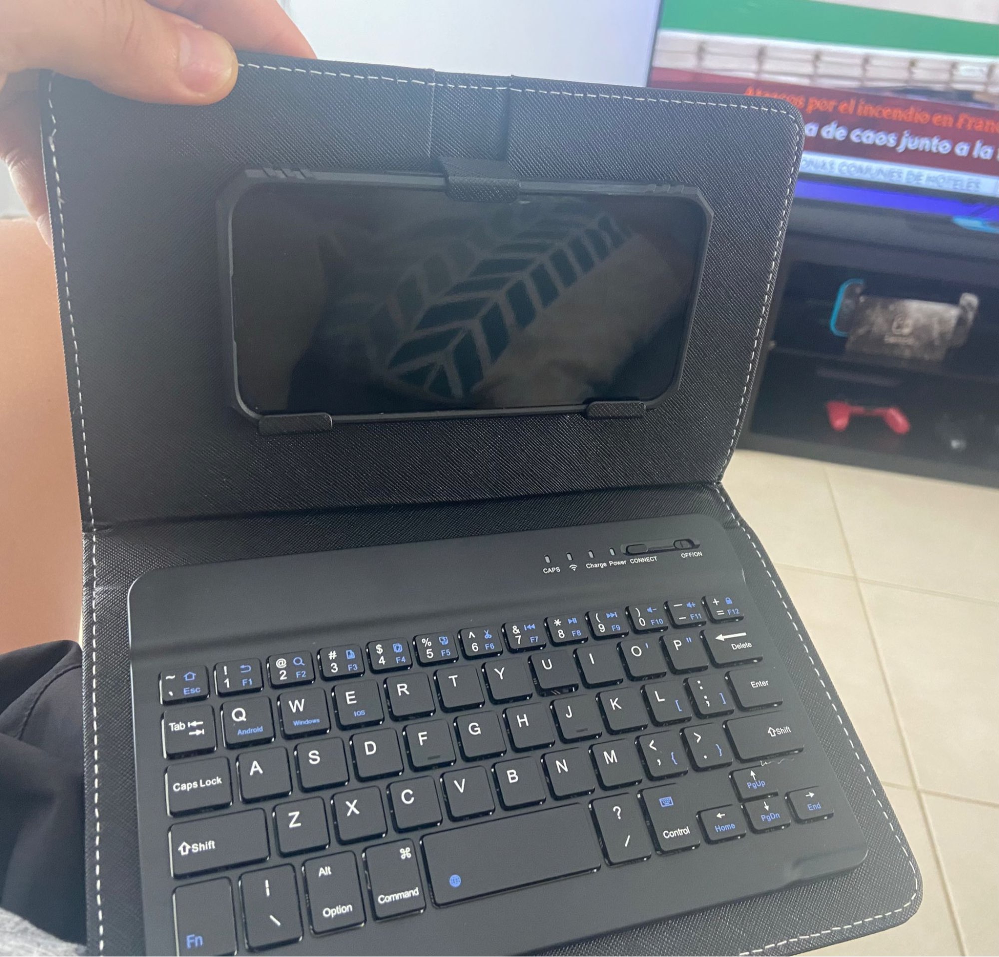 Bluetooth Keyboard Phone Case photo review
