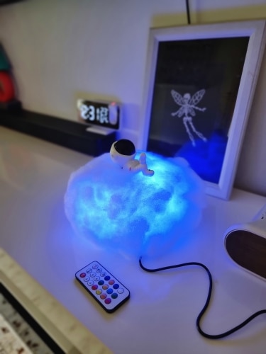 Cloud Astronaut Lamp photo review