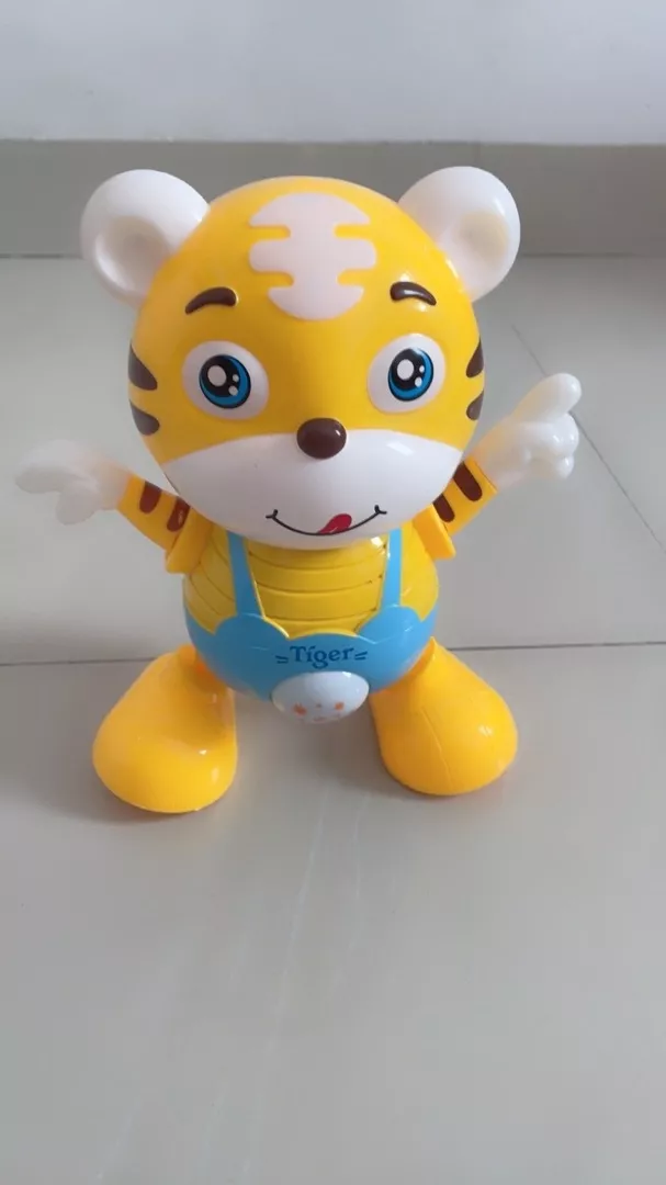 Cute Dancing Tiger Toy with Colorful Lights for Babies photo review