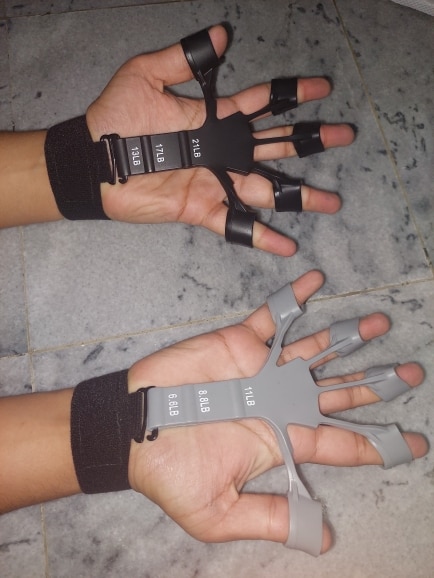 Finger Gripper 6 Levels of Resistance for Hand Recovery and Exercise photo review