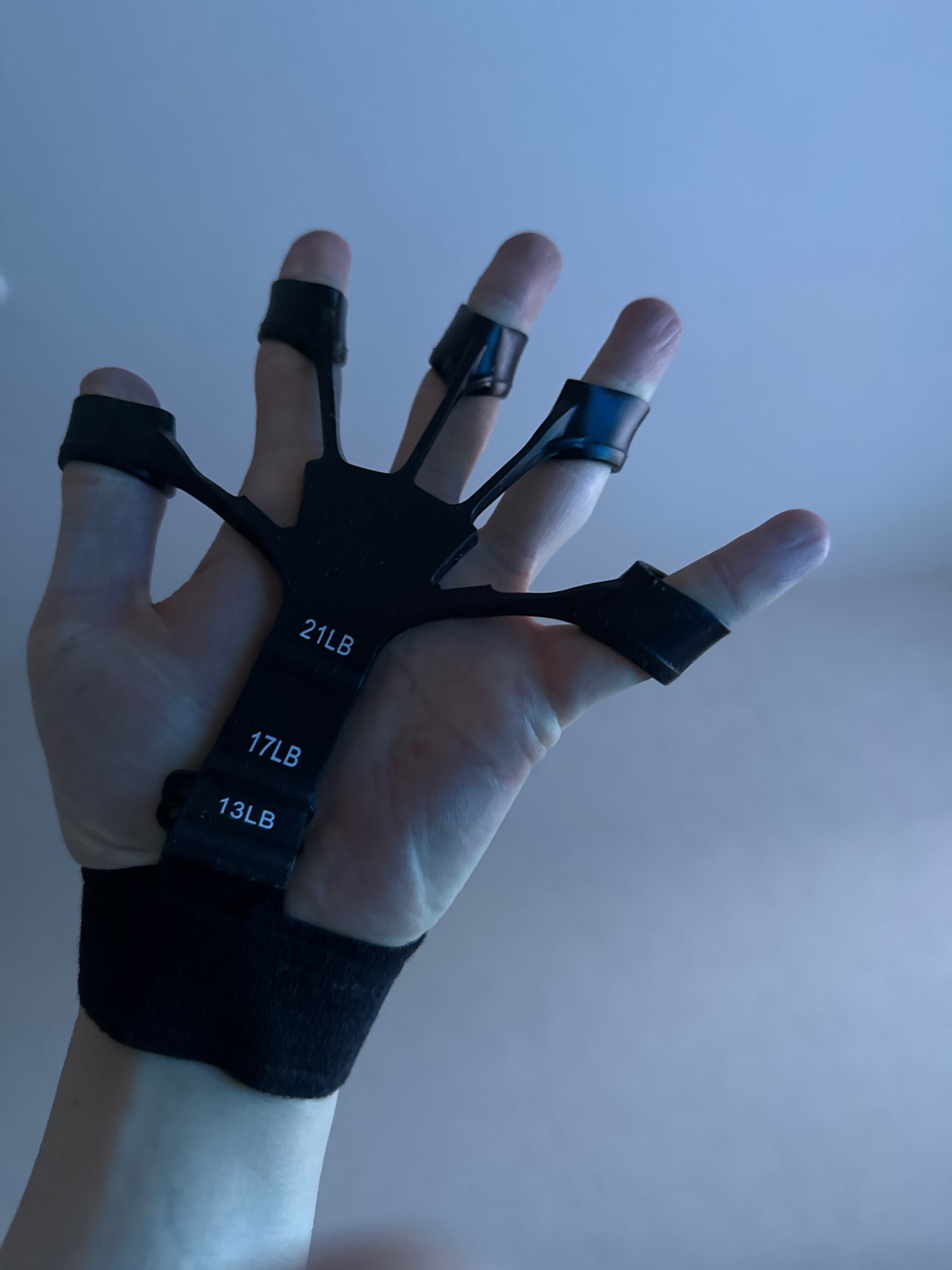 Finger Gripper 6 Levels of Resistance for Hand Recovery and Exercise photo review