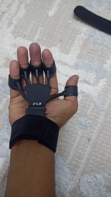 Finger Gripper 6 Levels of Resistance for Hand Recovery and Exercise photo review