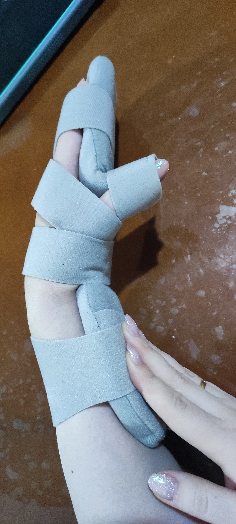 Rehabilitation Finger Board Adjustable Corrective Device photo review