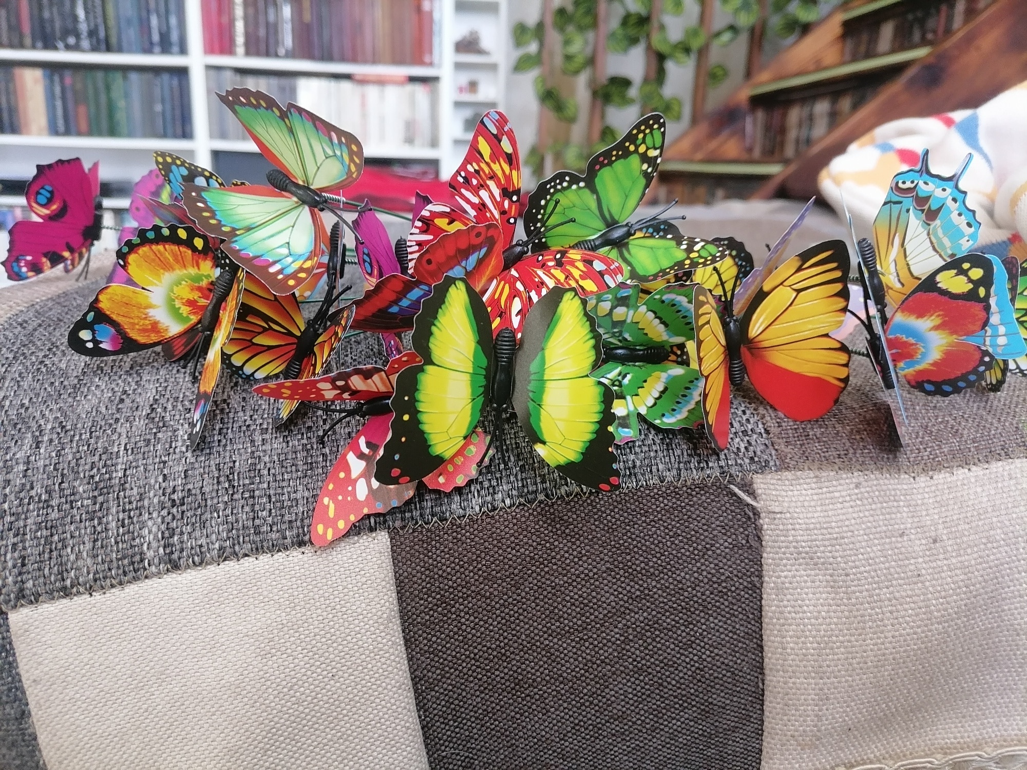 Solar Powered Dancing Fluttering Butterflies & Hummingbirds Garden Decoration photo review