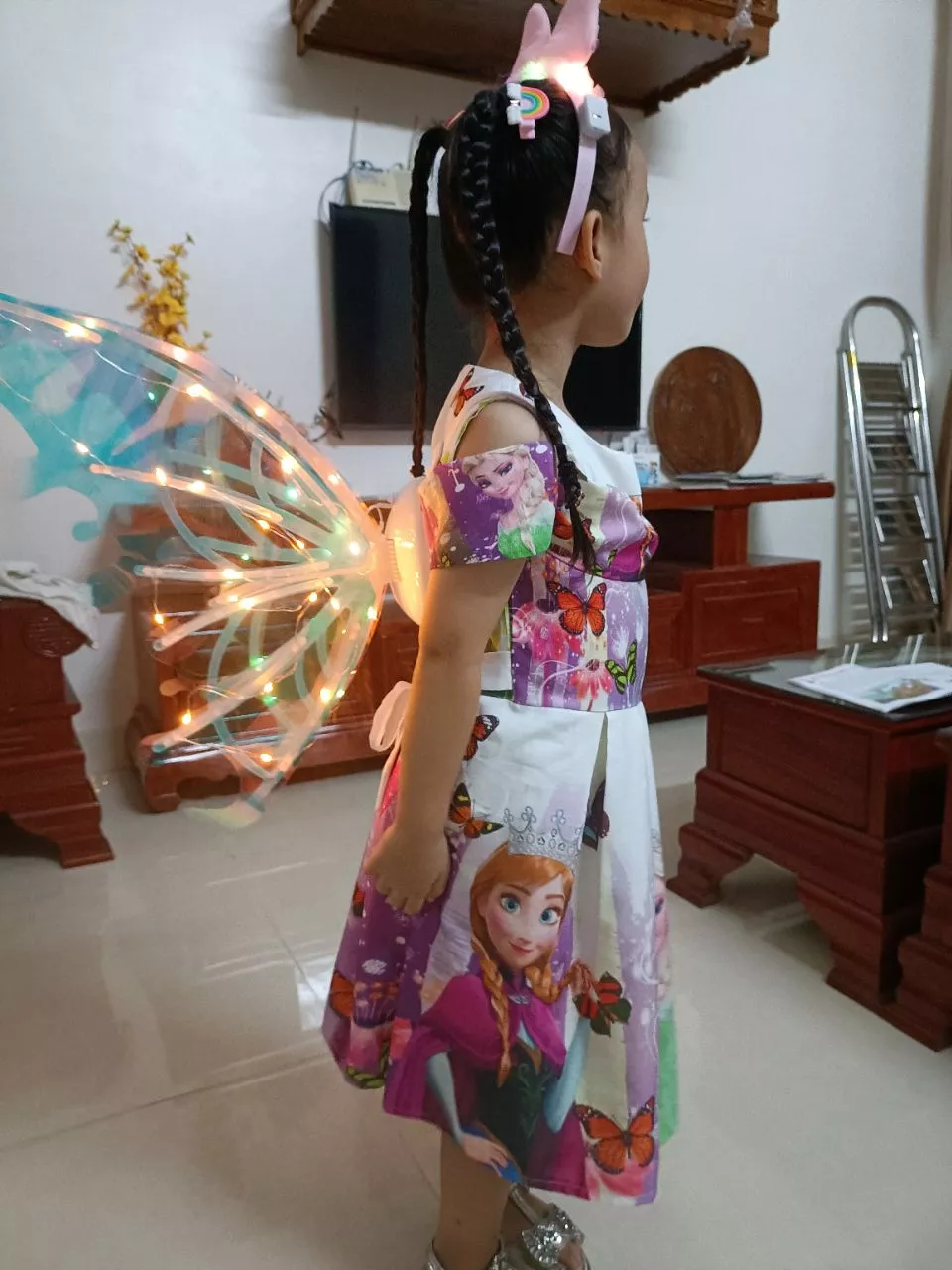 Electric Fairy Wings With LED Lights For Halloween Kids Cosplay Costume photo review
