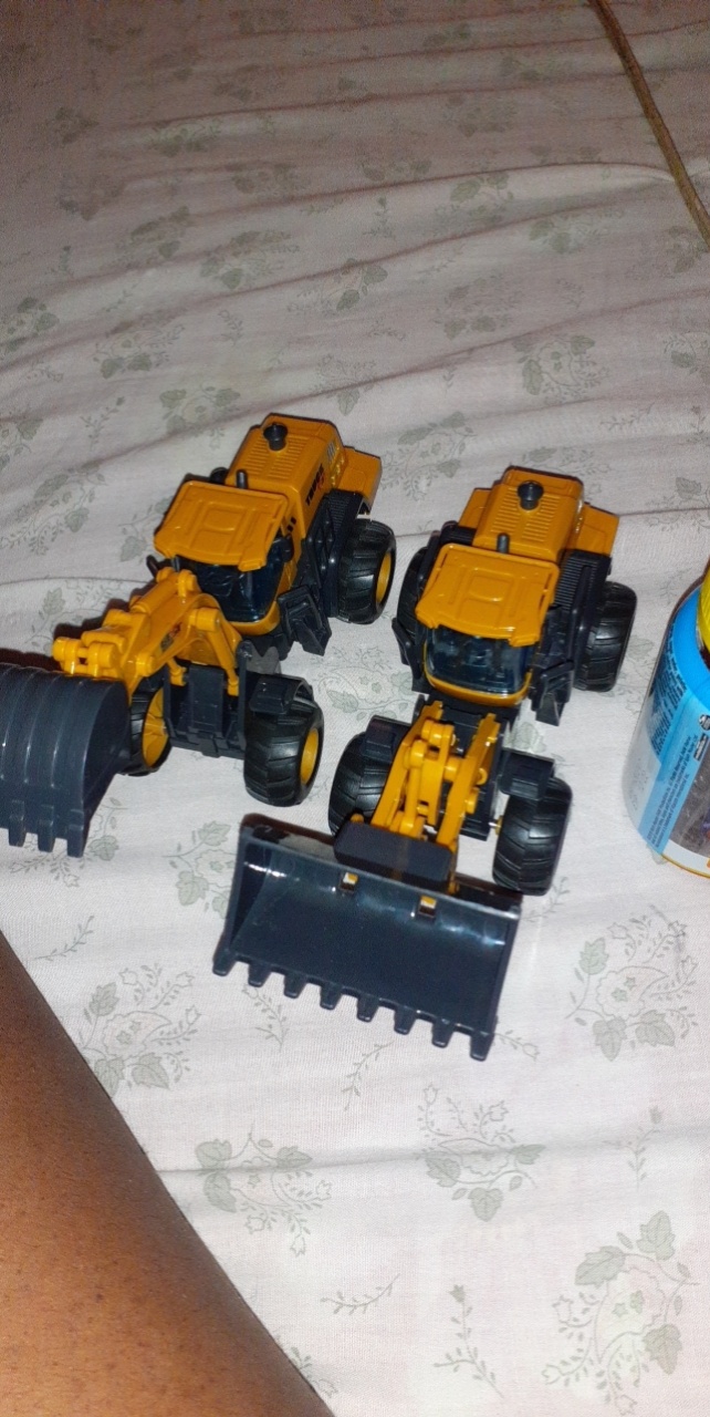 Remote Control Loader Truck With Alloy Shovel For Kids photo review