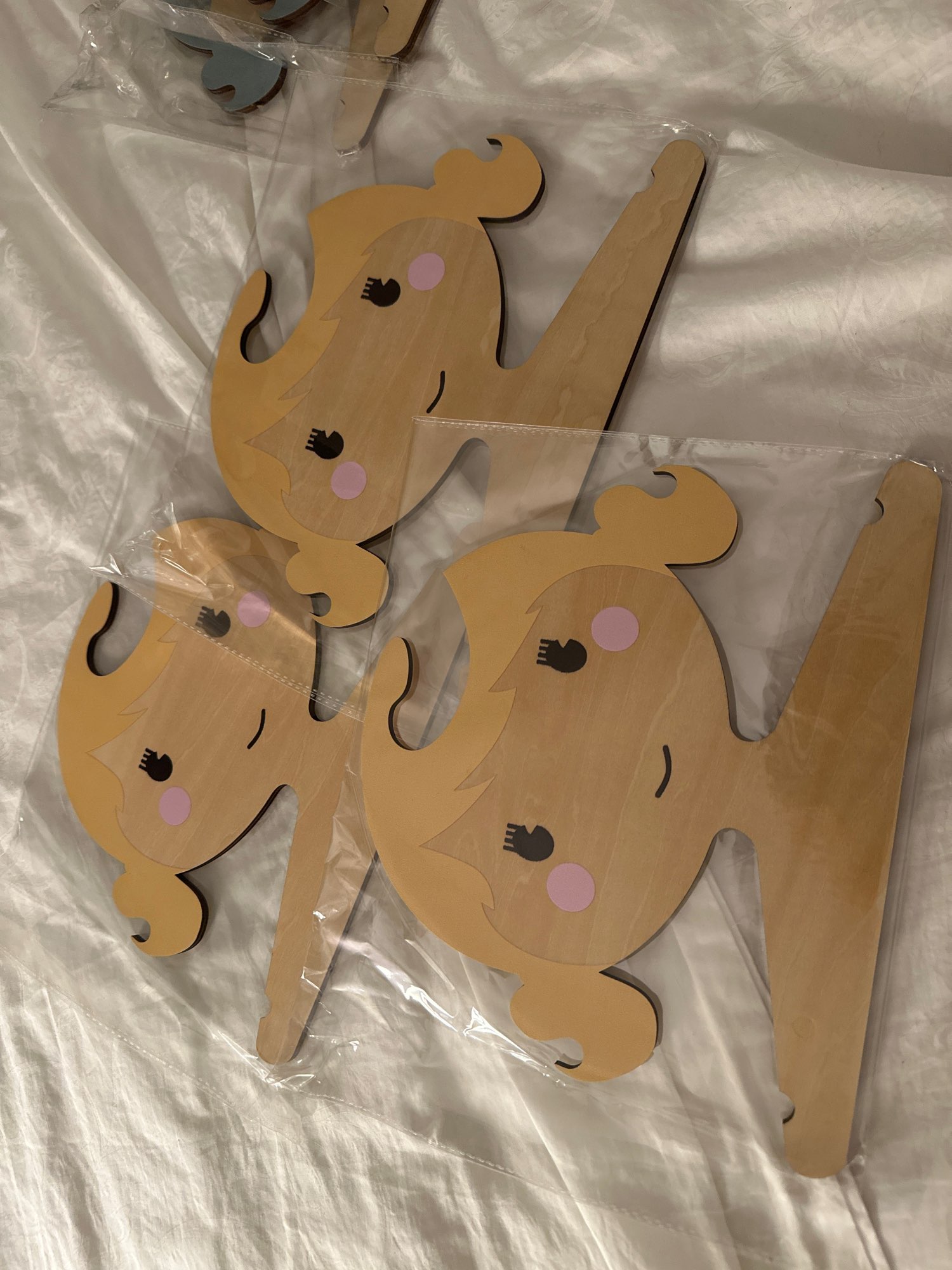 Wooden Girl Clothes Hanger for Princess Room Decor photo review