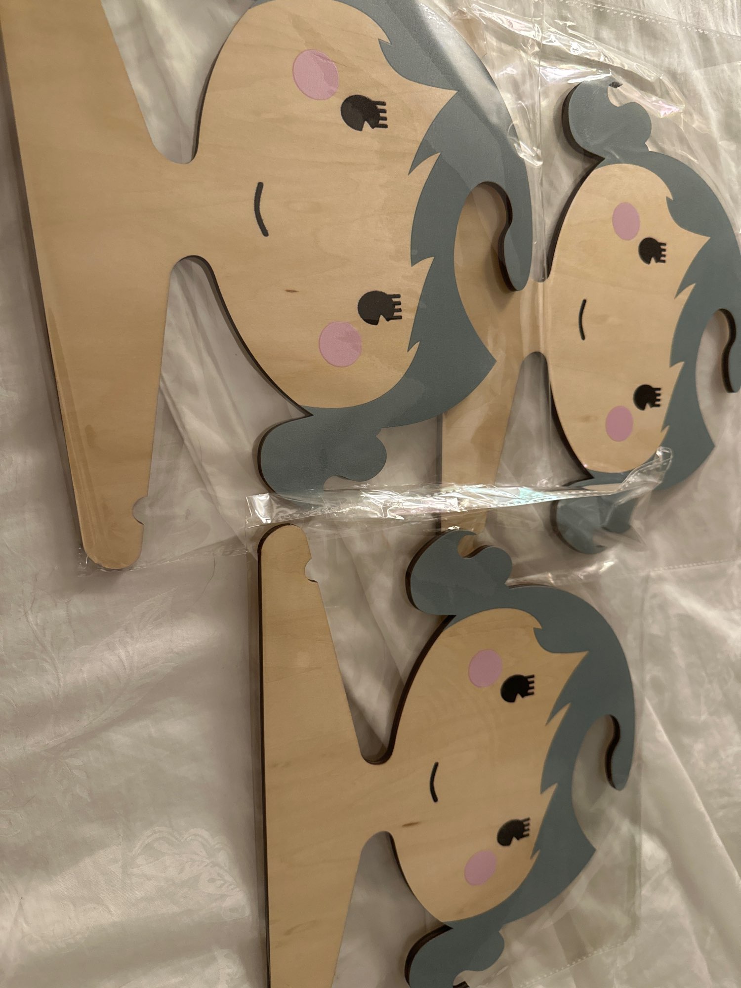 Wooden Girl Clothes Hanger for Princess Room Decor photo review