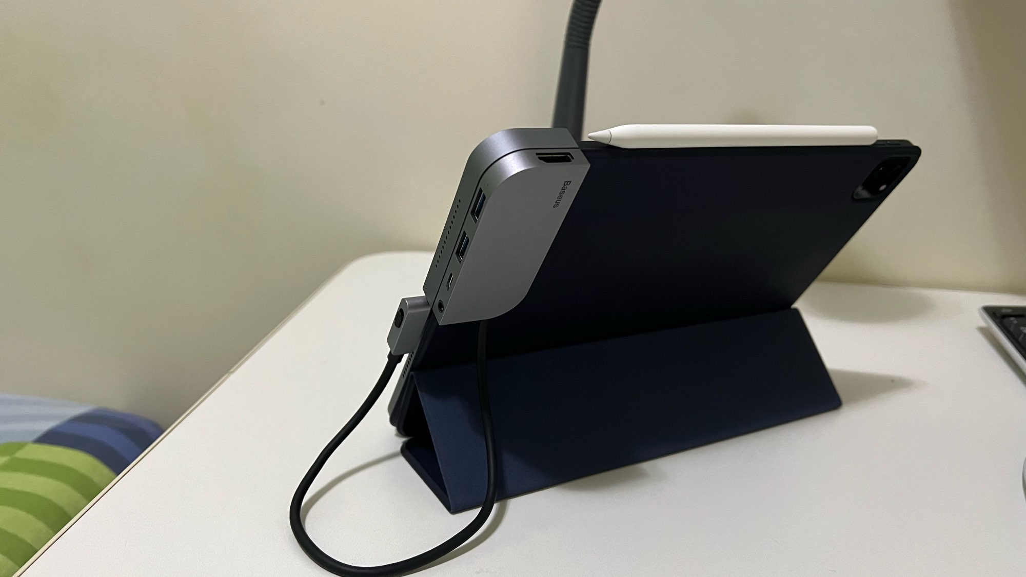 Ipad Pro Docking Station, Usb C Hub Adapter For Ipad Pro photo review