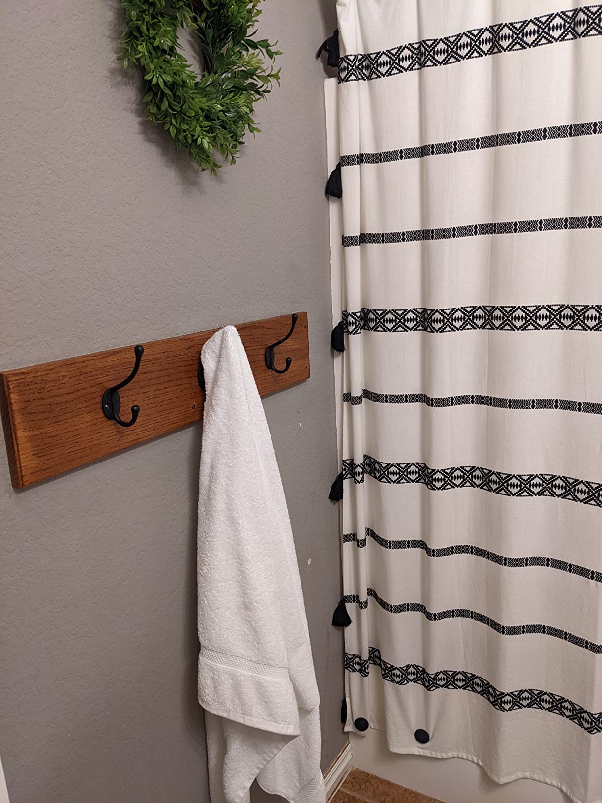 Alloy Wall Mounted Hooks for Bathroom and Kitchen photo review