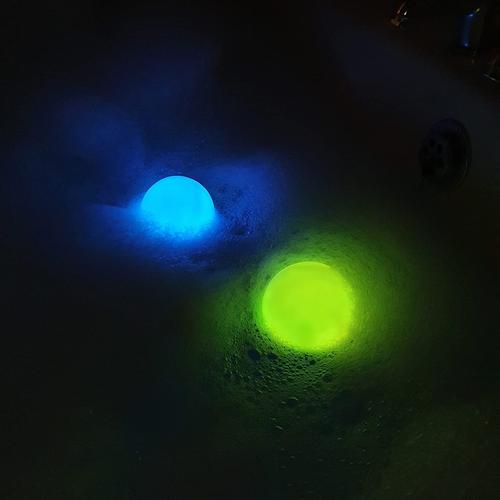 Solar Powered LED Garden Lights, Outdoor Christmas Decoration, Rechargeable RGB Floating Pool Light photo review