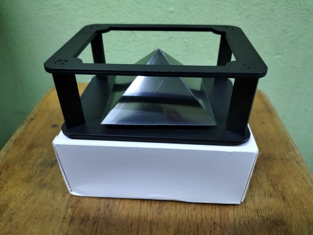 Magic 3D Hologram Projector For Your Phone Or Ipad photo review