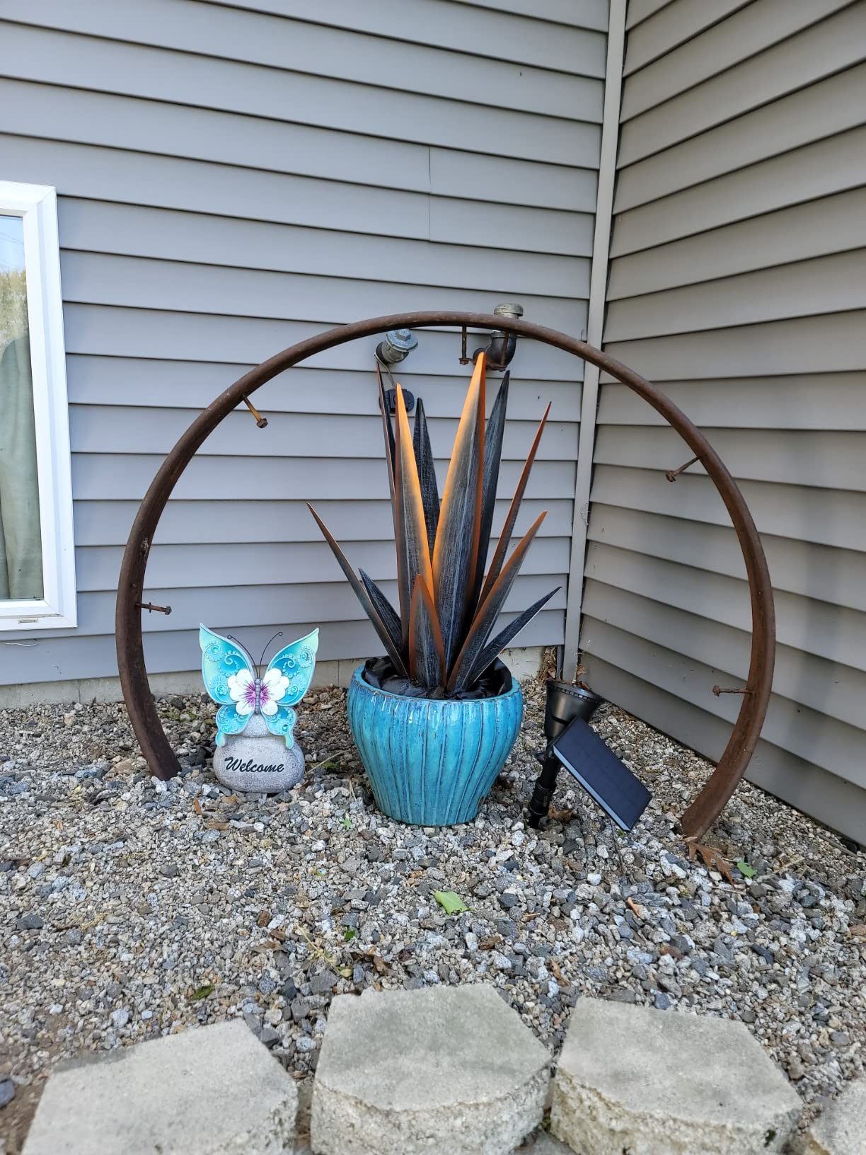 Metal Agave Plant Sculpture for Outdoor Patio Garden photo review