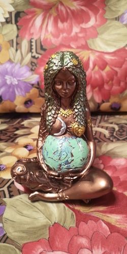 Millennial Gaia Statue Mother Earth Goddess Statue photo review