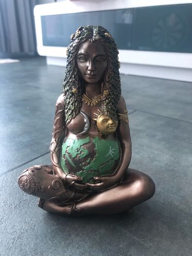 Millennial Gaia Statue Mother Earth Goddess Statue photo review