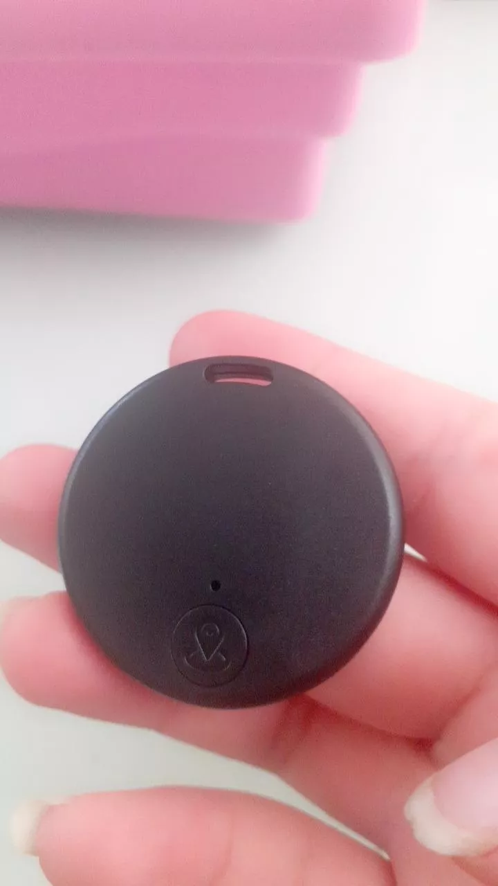 Small & Portable Round Bluetooth Anti-lost Device photo review