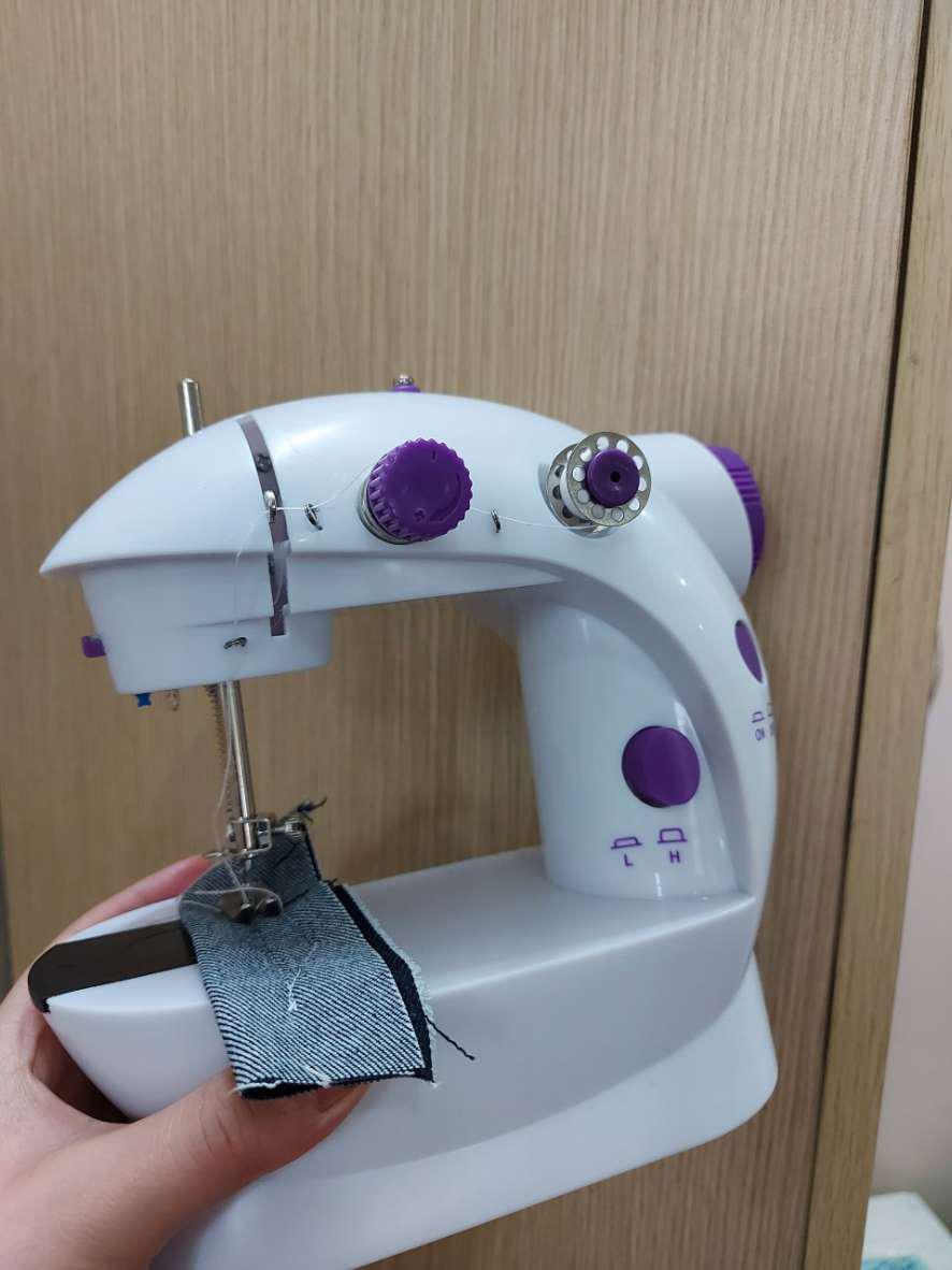 Mini Sewing Machine, Home Mini Electric Small Handheld Desktop Sewing Machine photo review