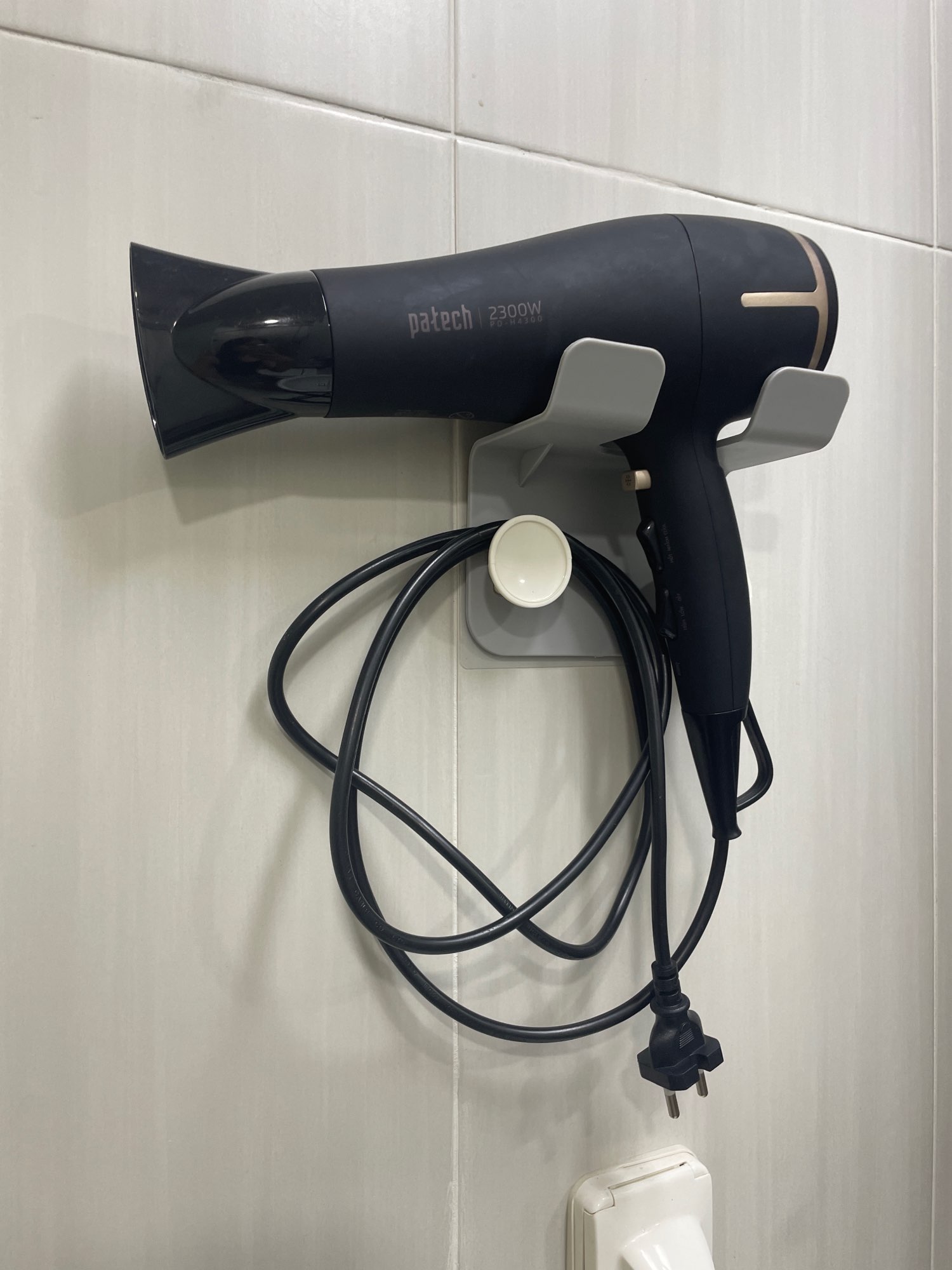 Minimalist Hair Dryer Holder for Home Bathroom Storage photo review