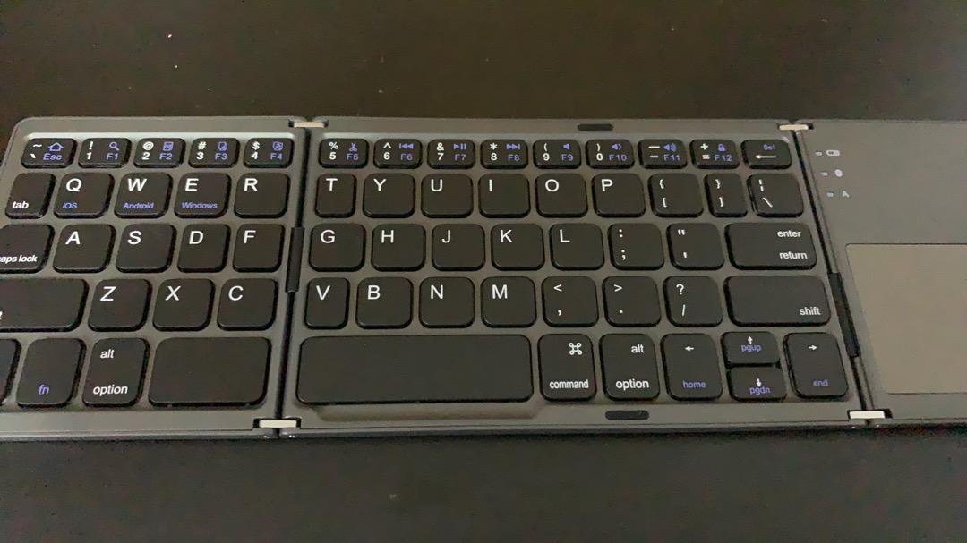 No.1 Foldable Bluetooth Travel Pocket Keyboard photo review