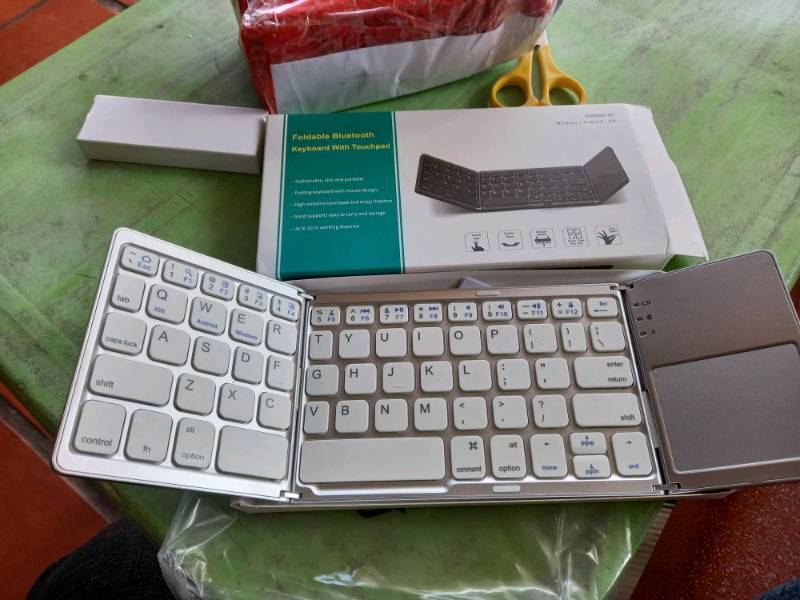 No.1 Foldable Bluetooth Travel Pocket Keyboard photo review