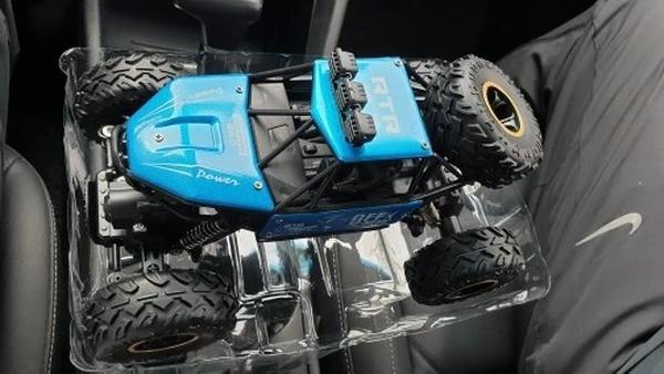 4WD RC Car with Bubble Machine For Kids, Remote Control, And Outdoor Play photo review