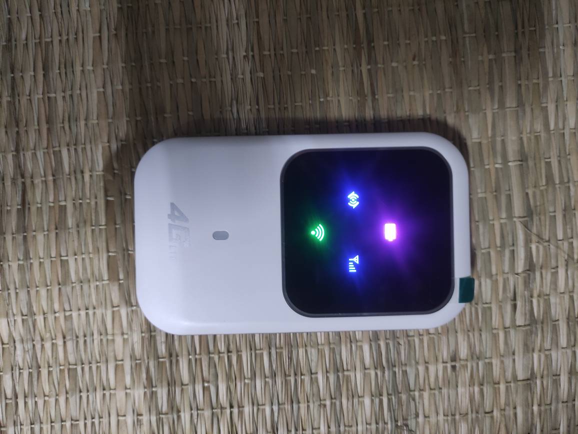 Portable 4G Lte Wifi Router Mobile Hotspot photo review