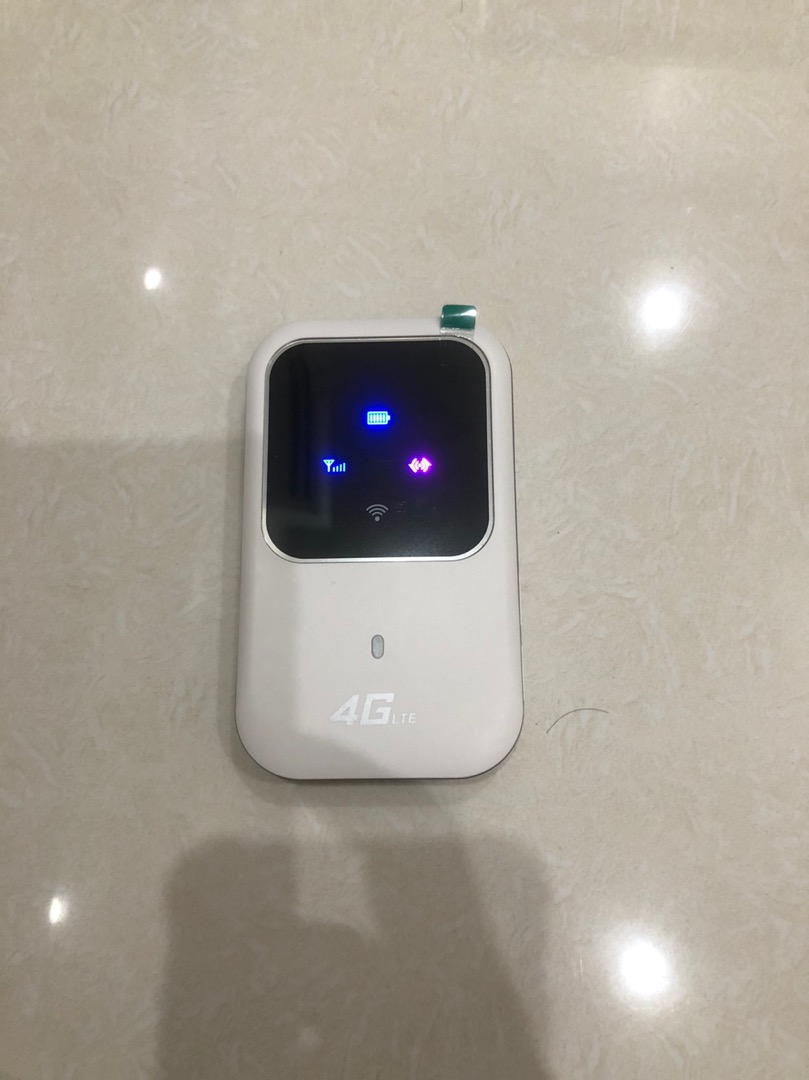 Portable 4G Lte Wifi Router Mobile Hotspot photo review