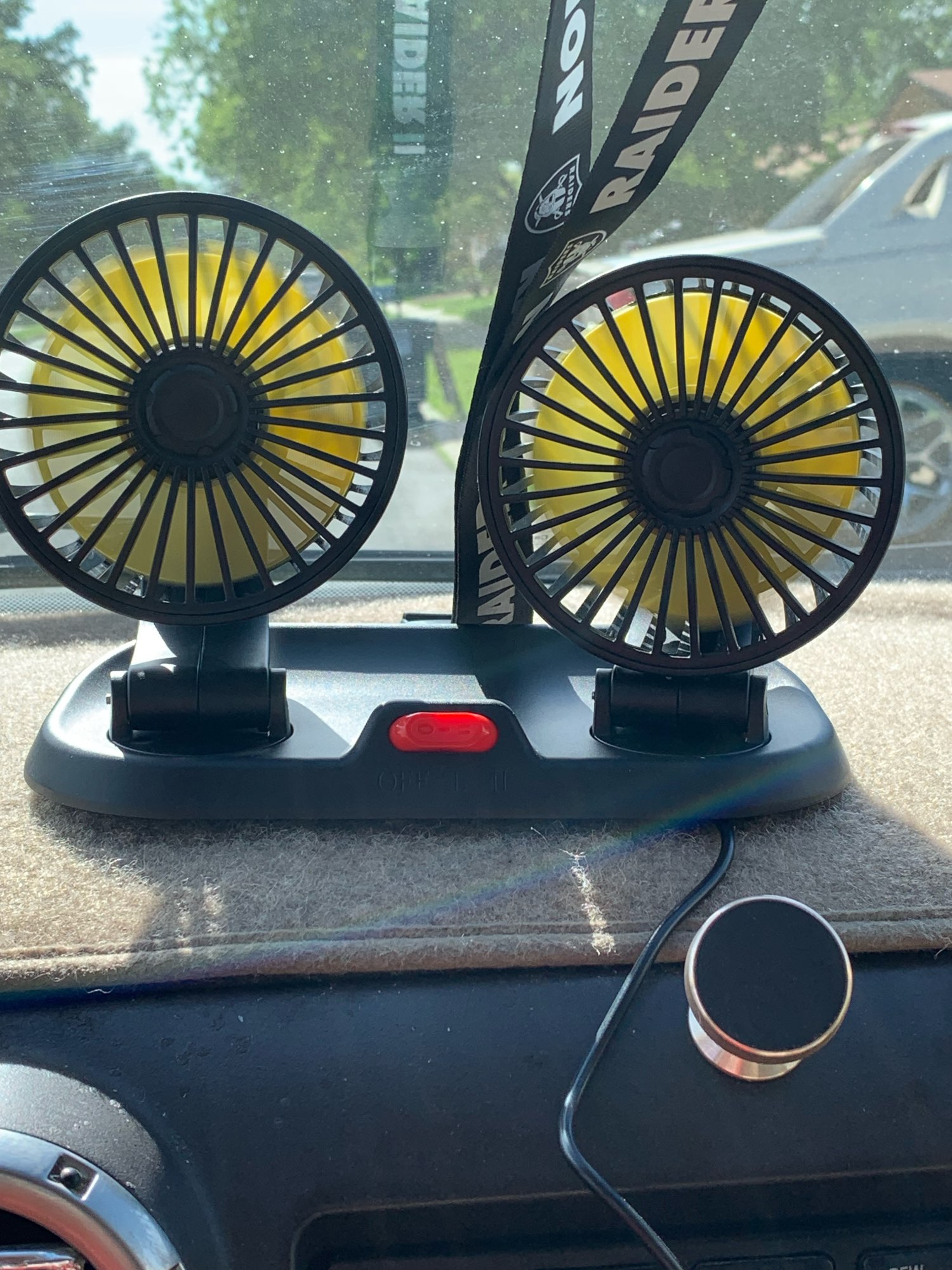 Portable 360° Rotating Car Fan with Dual Heads for Dashboard, RV, Truck photo review