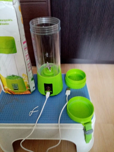 Portable Electric Smoothie Juicer photo review