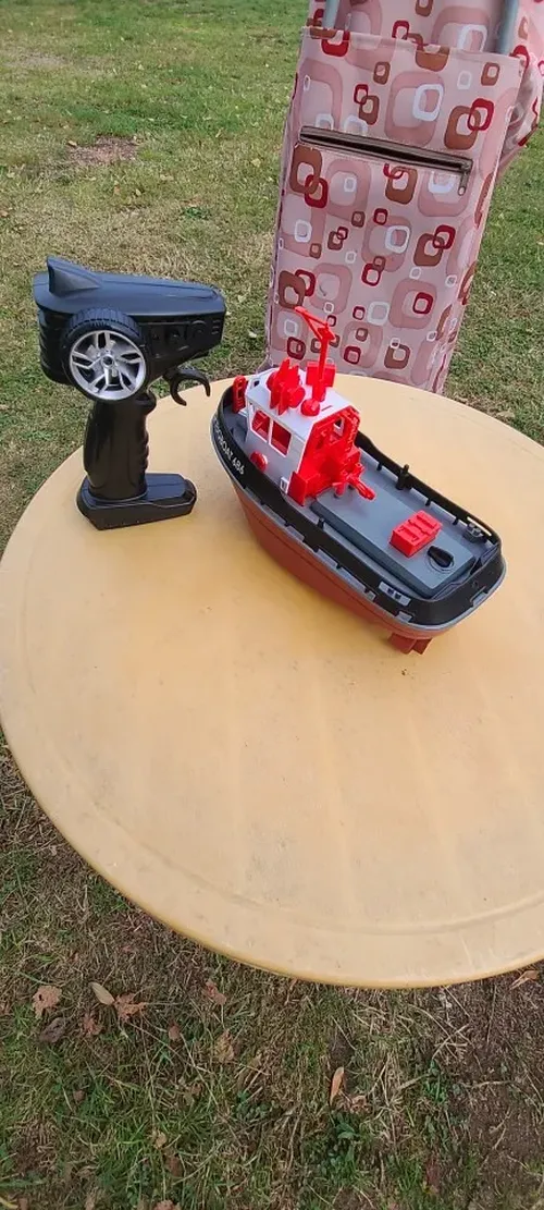 Remote Control Powerful Dual Motor Tugboat Boat For Kids photo review