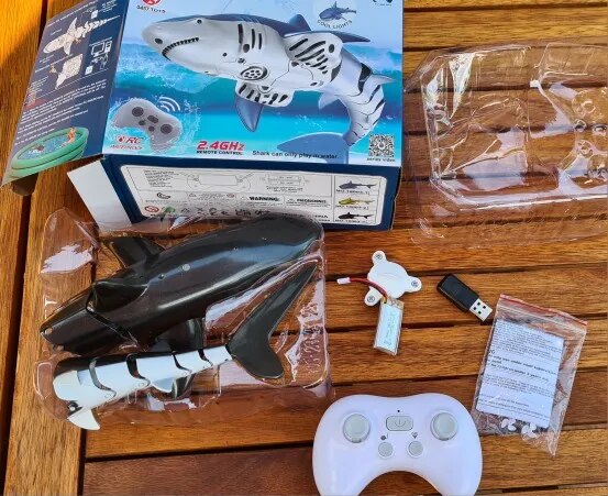 Remote Control Shark Robot With Water Spray For Kids photo review