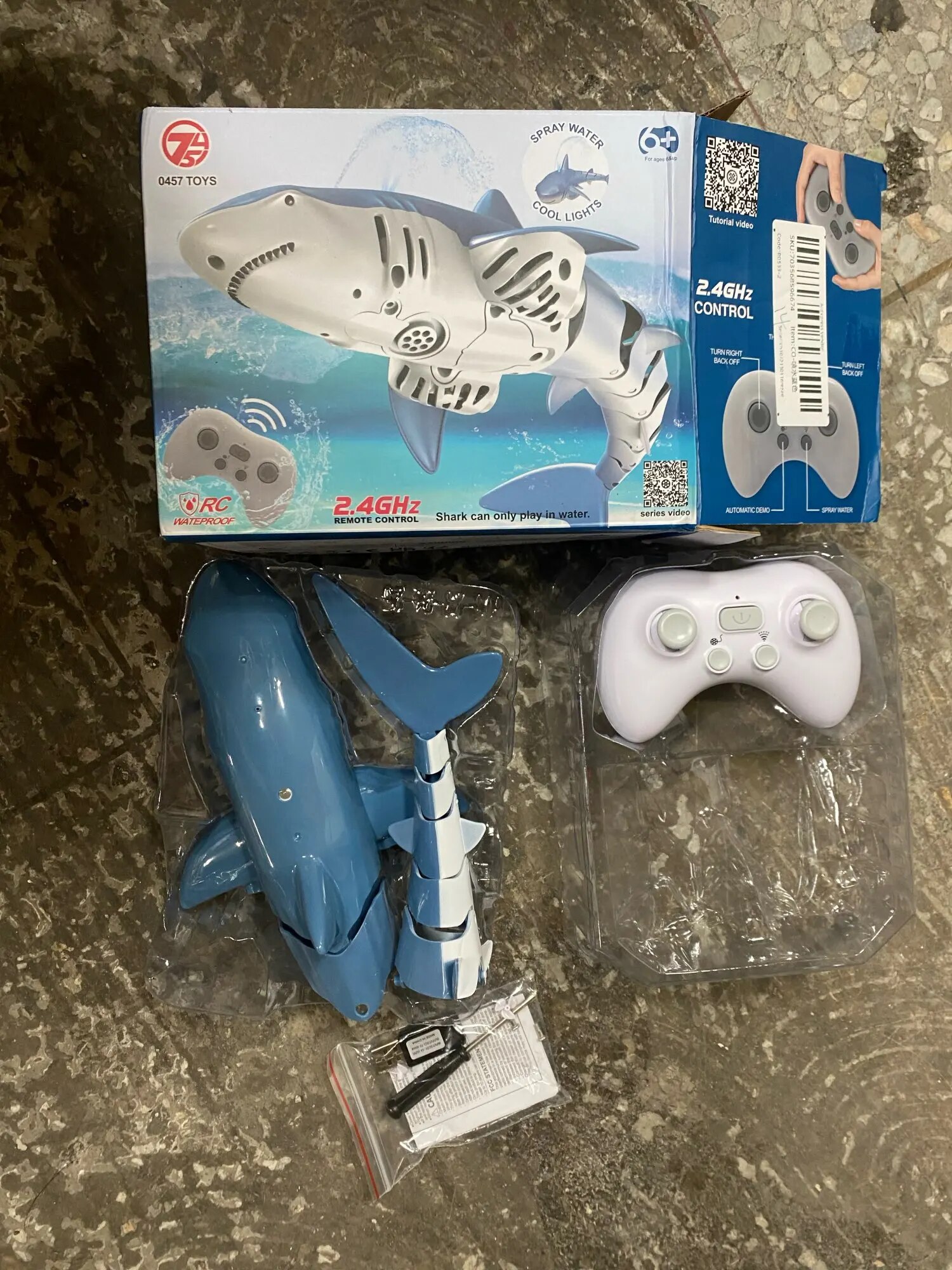 Remote Control Shark Robot With Water Spray For Kids photo review