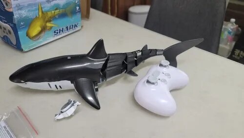 Remote Control Shark Robot With Water Spray For Kids photo review