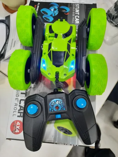 2.4G RC Stunt Car with 360° Rotation For Kids photo review